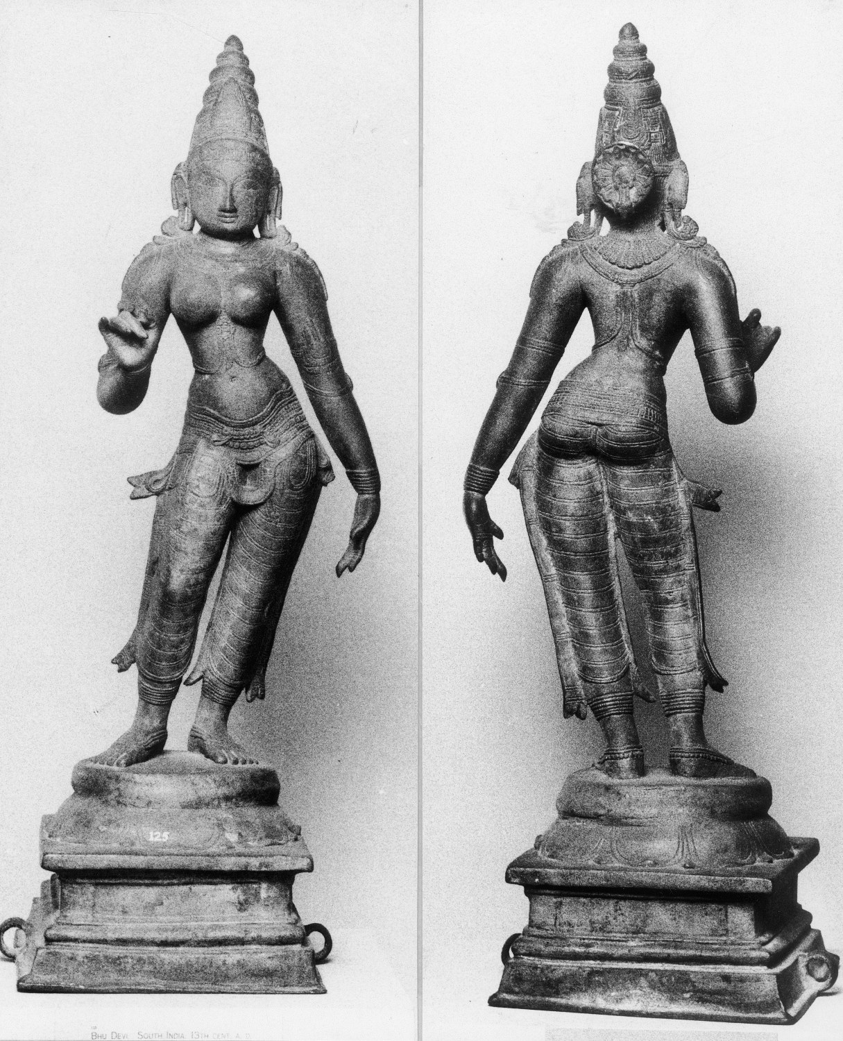 CSMVS, Metal Sculptures
