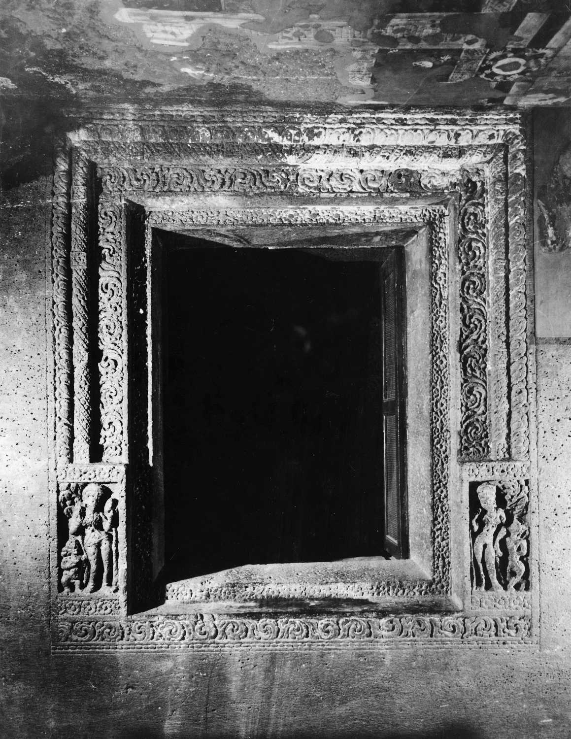 Cave 02, Ajanta, Aurangabad, Maharashtra