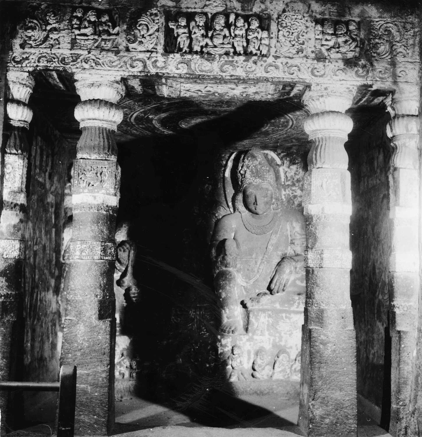 Cave 02, Ajanta, Aurangabad, Maharashtra