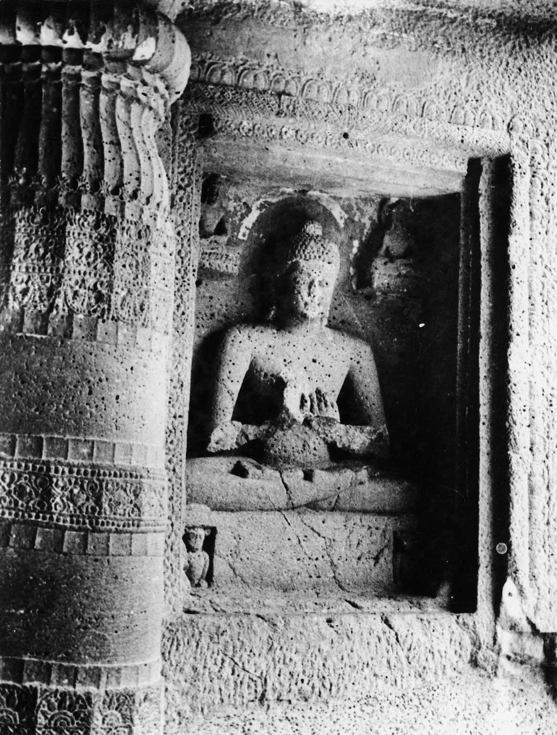 Cave 02, Ajanta, Aurangabad, Maharashtra