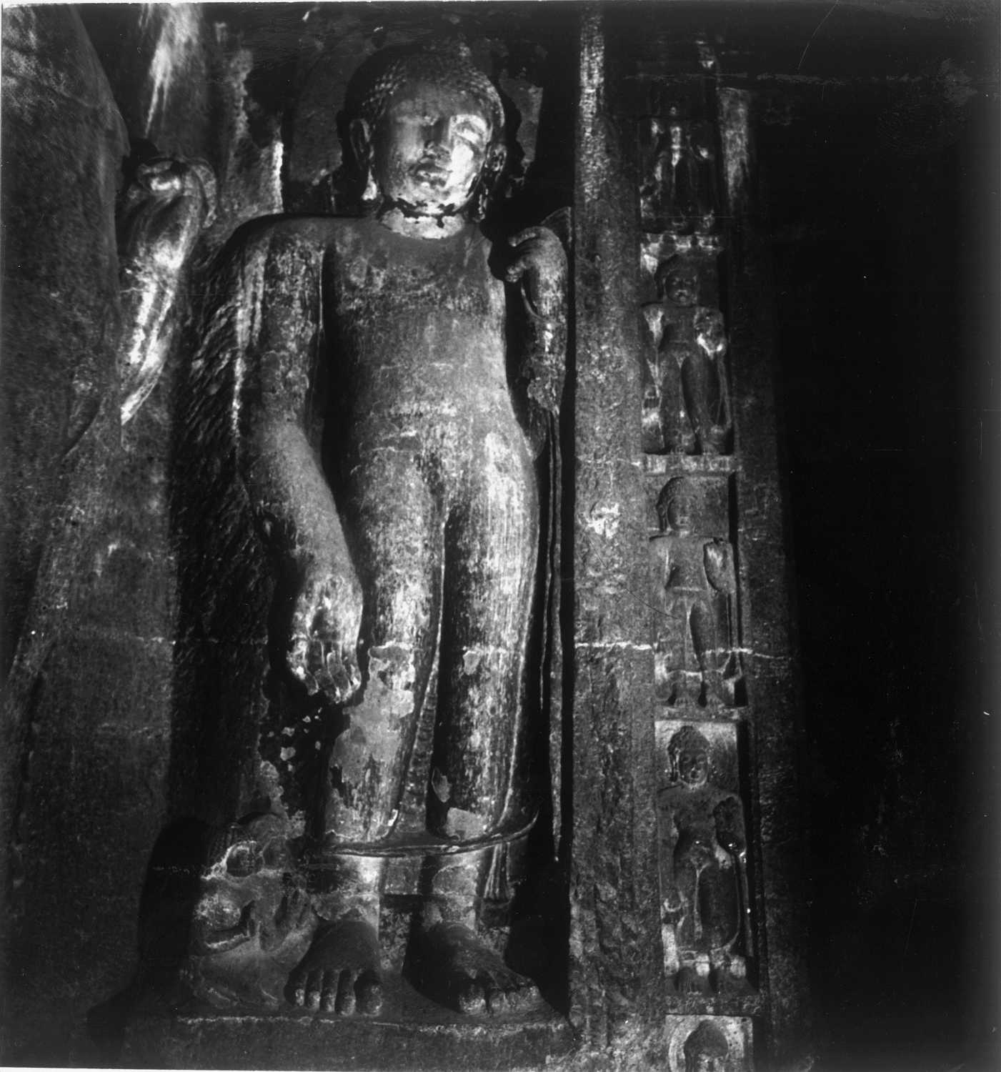 Cave 04, Ajanta, Aurangabad, Maharashtra