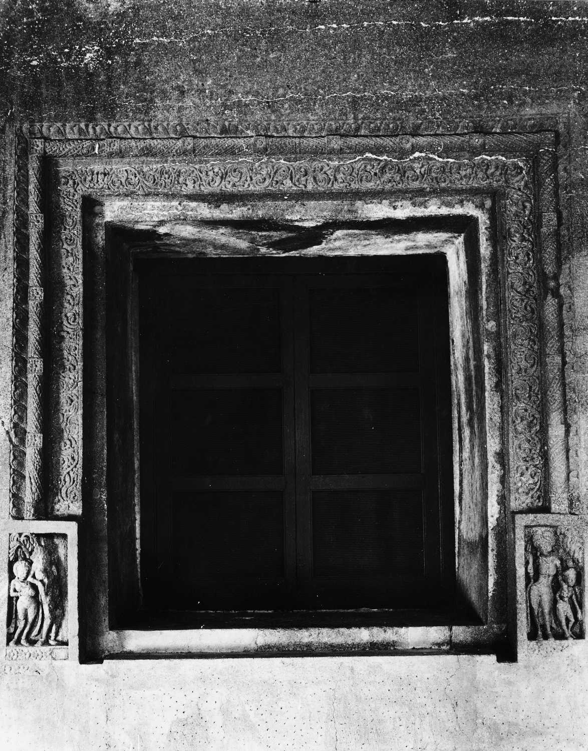 Cave 04, Ajanta, Aurangabad, Maharashtra