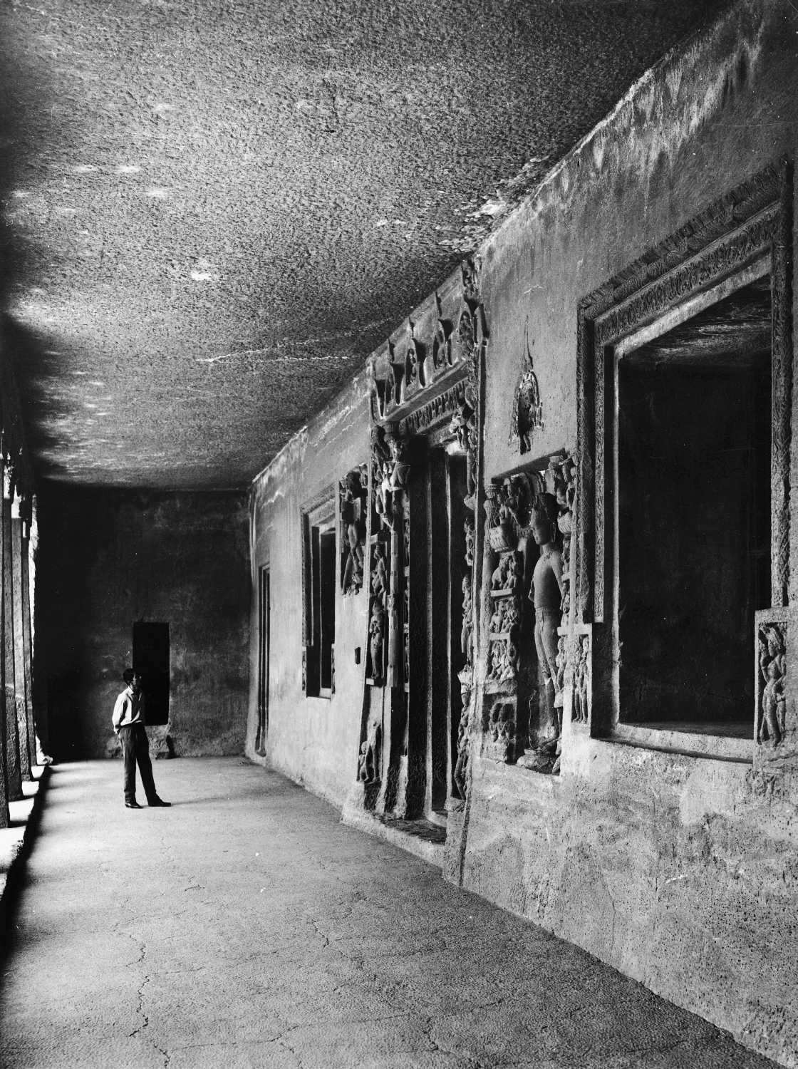 Cave 04, Ajanta, Aurangabad, Maharashtra