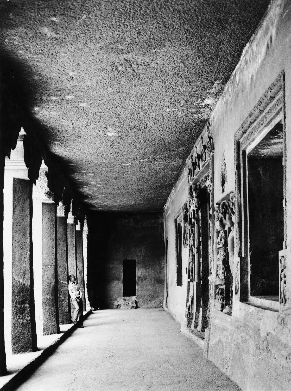 Cave 04, Ajanta, Aurangabad, Maharashtra