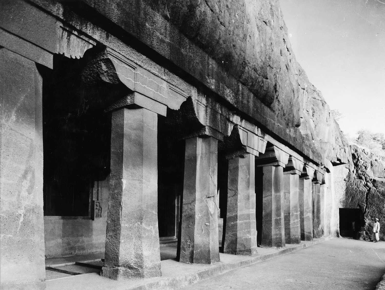 Cave 04, Ajanta, Aurangabad, Maharashtra
