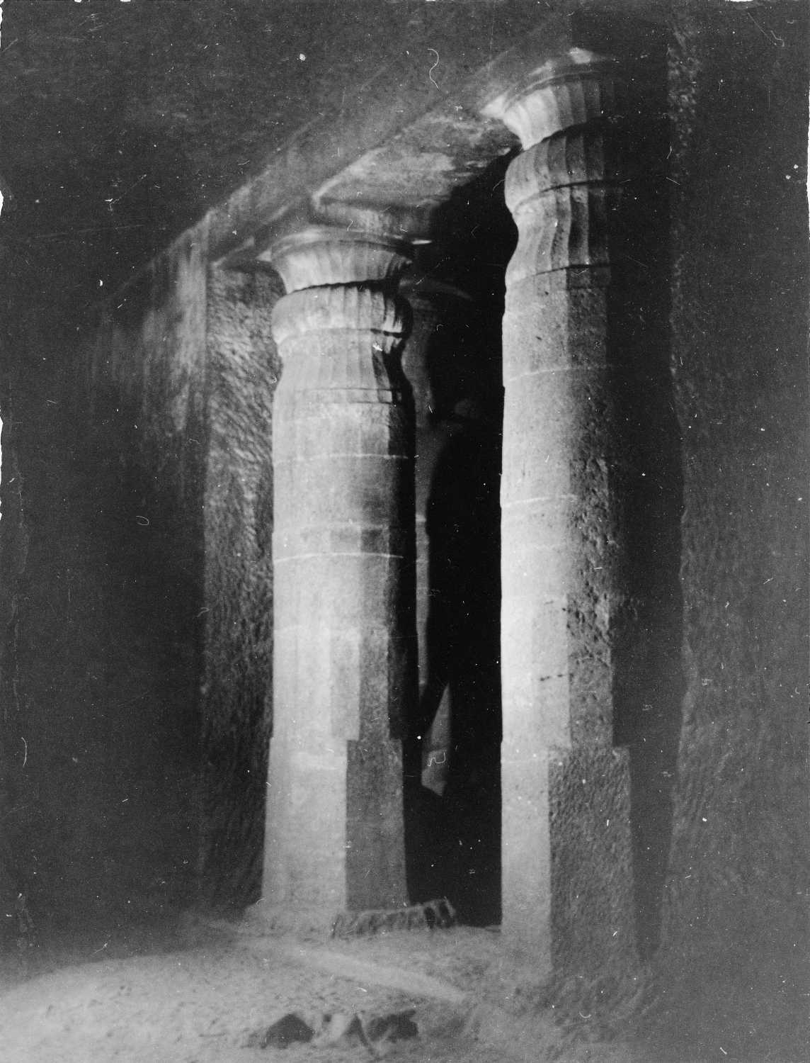 Cave 04, Ajanta, Aurangabad, Maharashtra