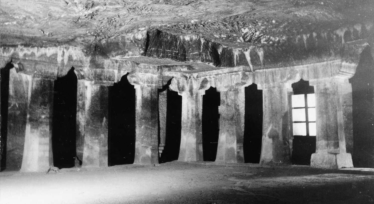 Cave 04, Ajanta, Aurangabad, Maharashtra