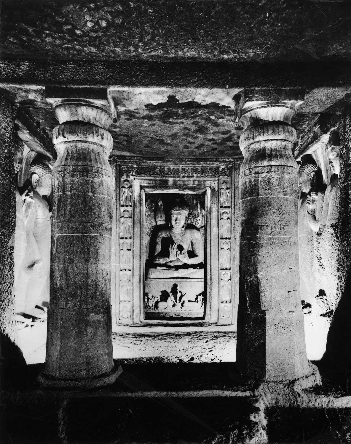 Cave 04, Ajanta, Aurangabad, Maharashtra