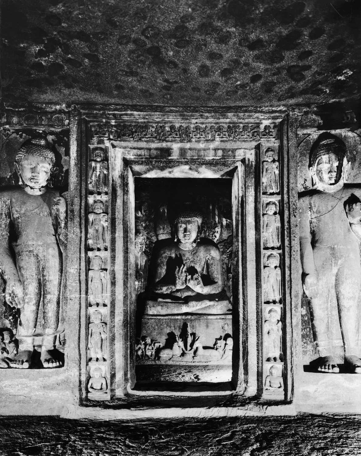 Cave 04, Ajanta, Aurangabad, Maharashtra