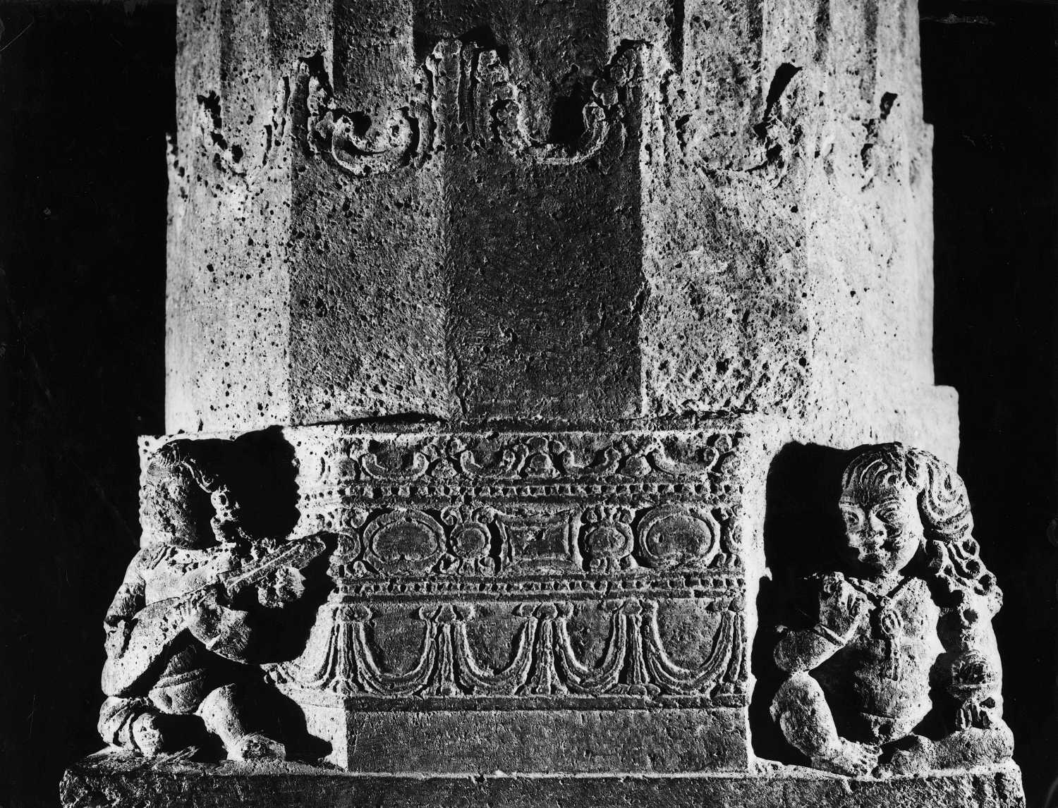 Cave 04, Ajanta, Aurangabad, Maharashtra