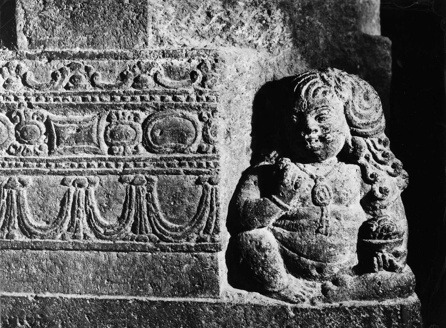 Cave 04, Ajanta, Aurangabad, Maharashtra