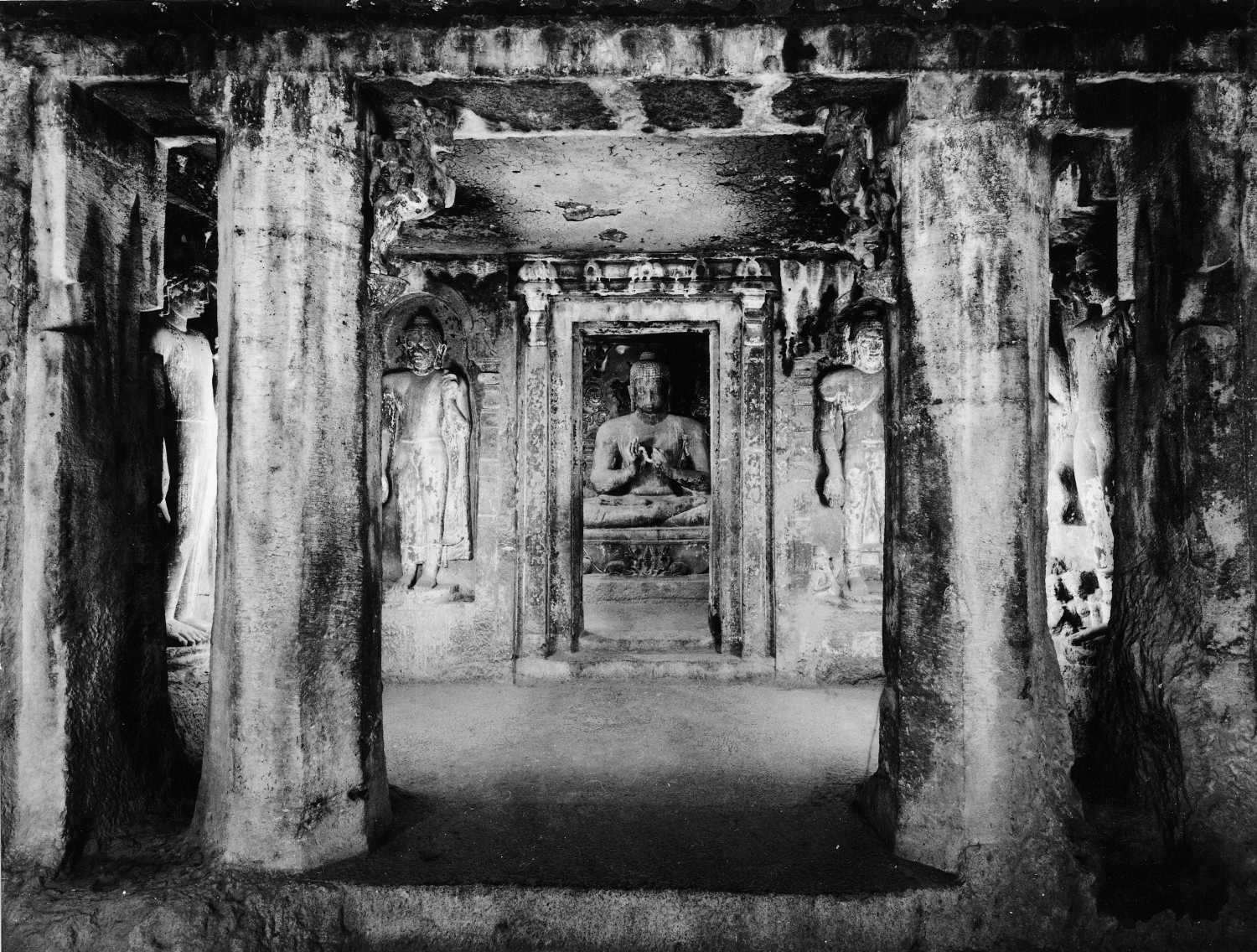 Cave 04, Ajanta, Aurangabad, Maharashtra