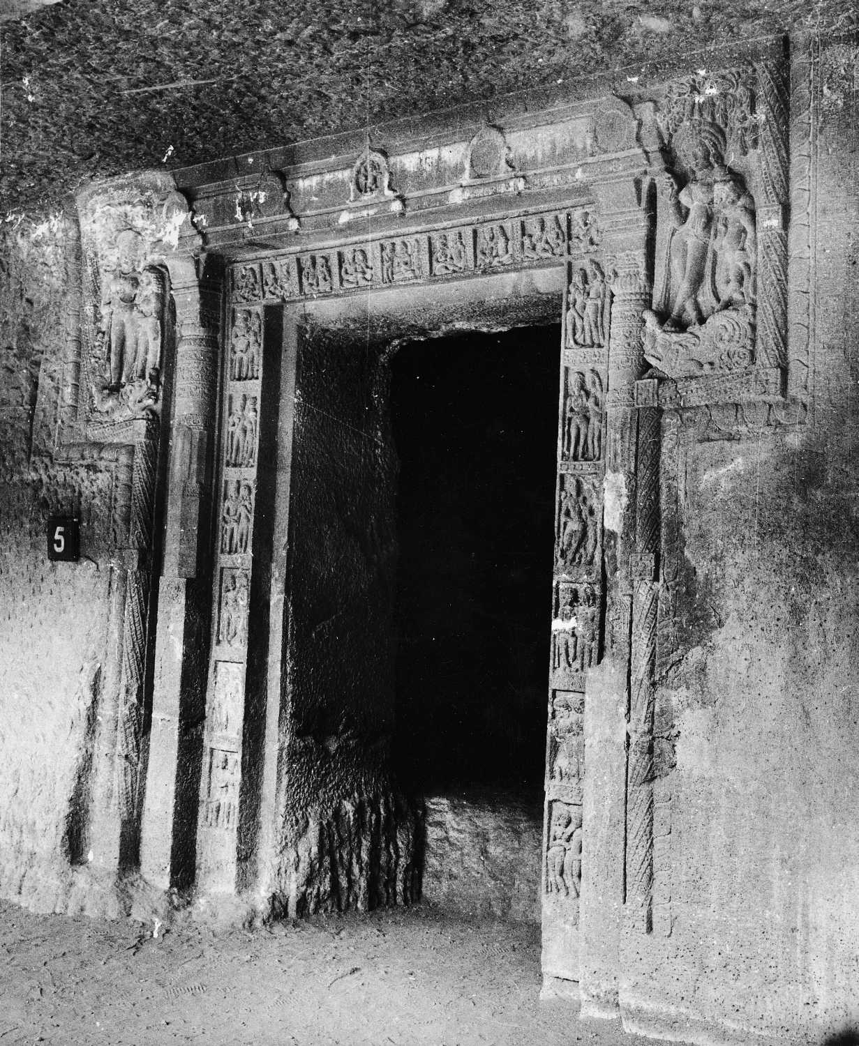 Cave 05, Ajanta, Aurangabad, Maharashtra