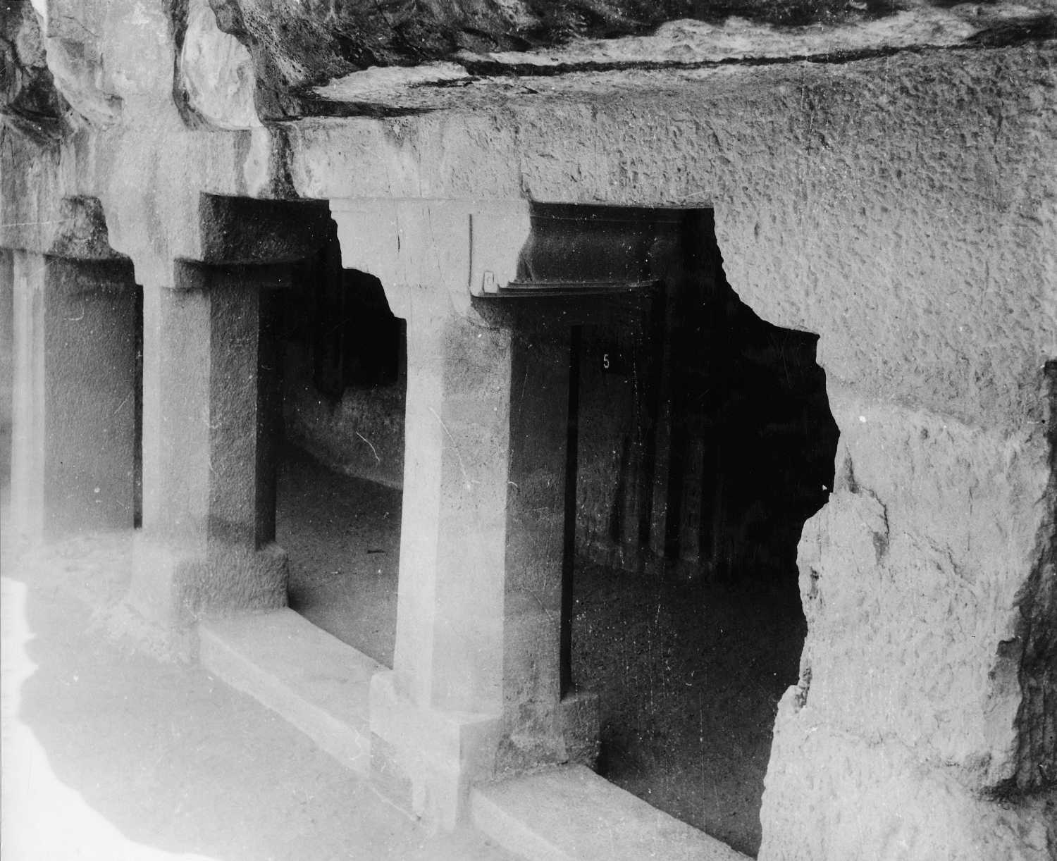 Cave 05, Ajanta, Aurangabad, Maharashtra