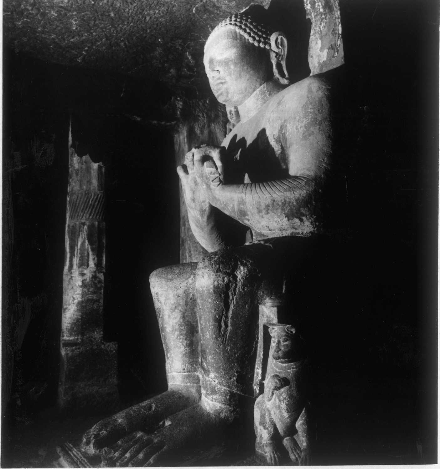Cave 16, Ajanta, Aurangabad, Maharashtra