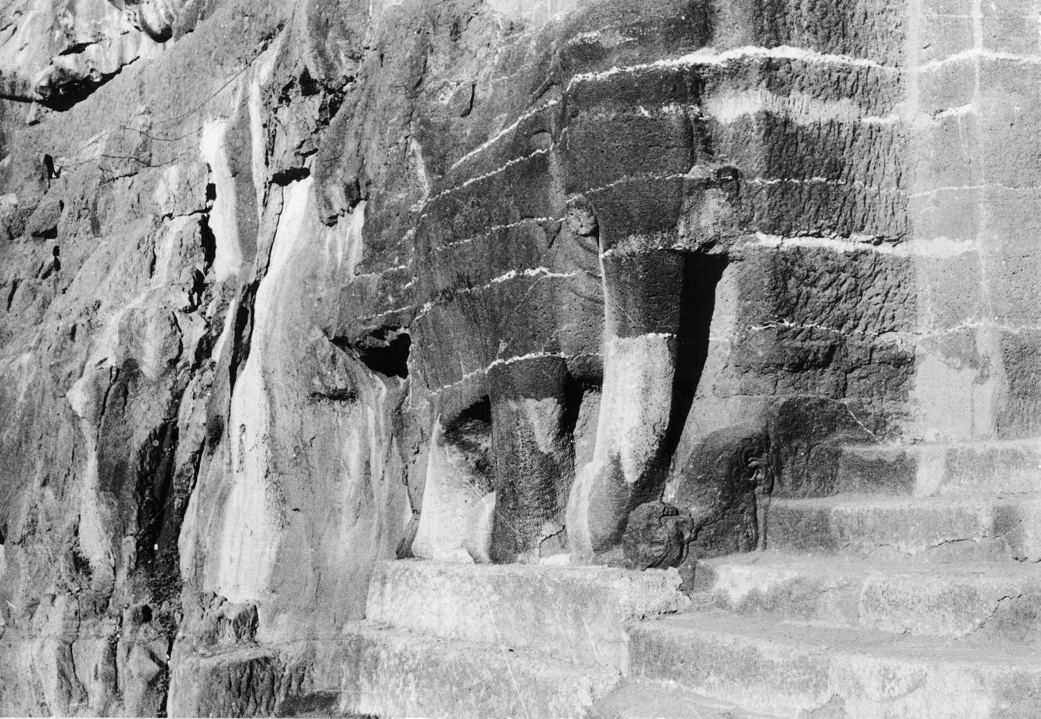 Cave 16, Ajanta, Aurangabad, Maharashtra