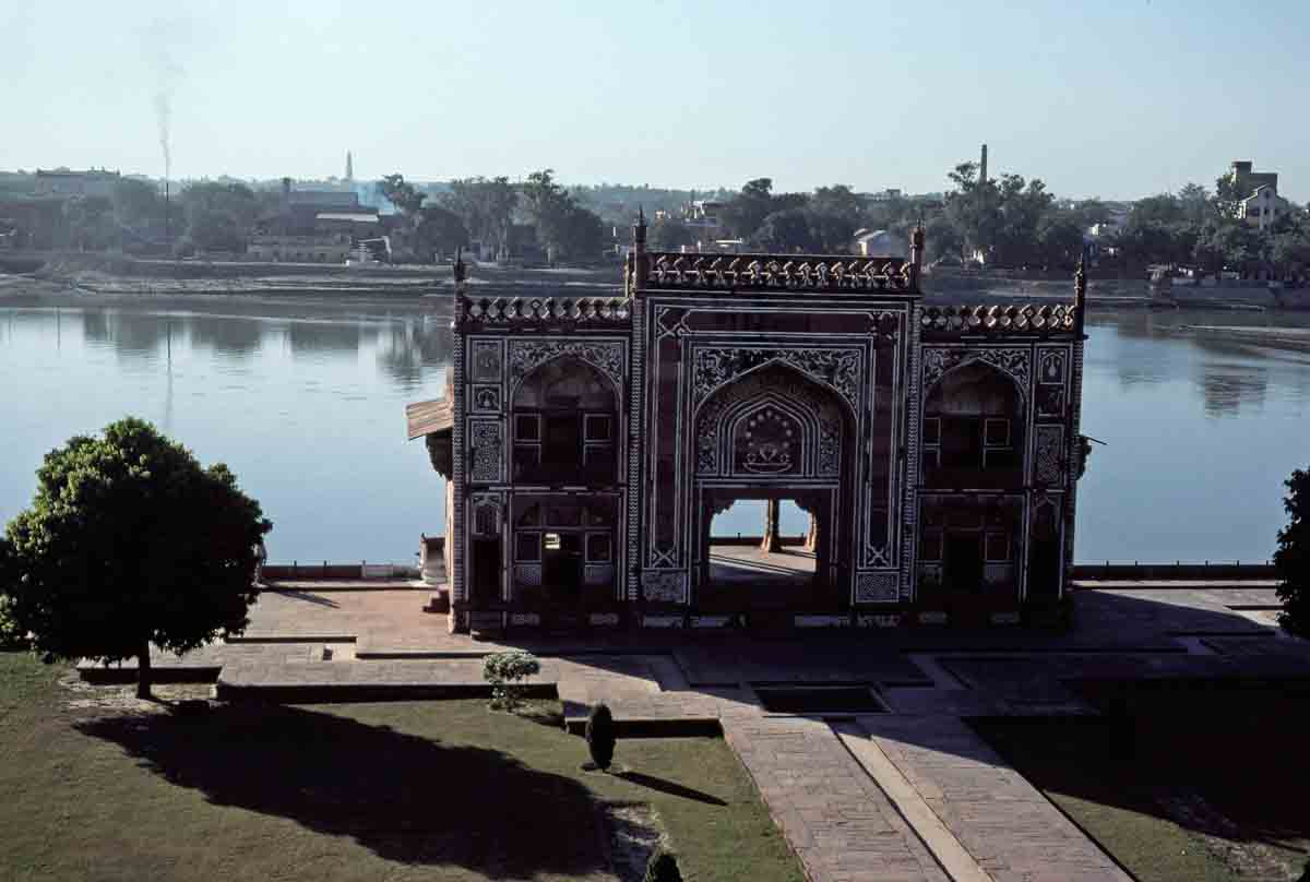 ACSAA Digital Images (Monuments)