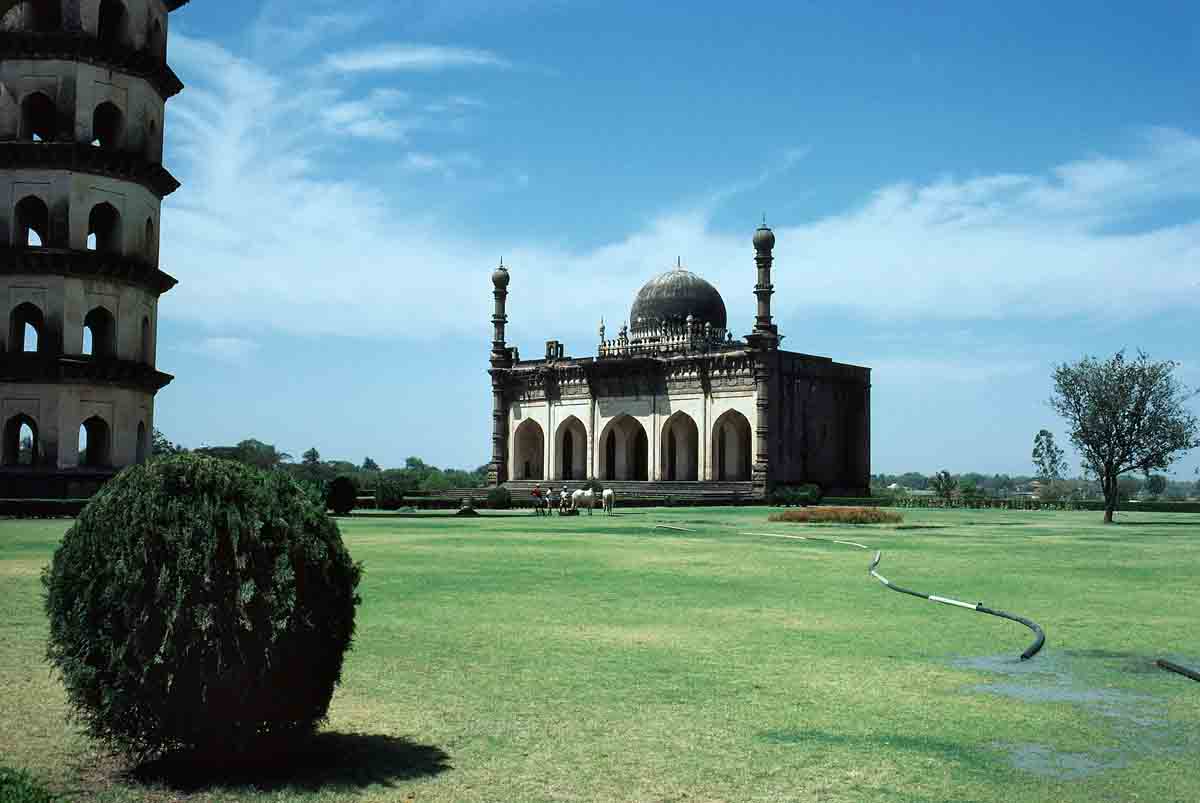 ACSAA Digital Images (Monuments)