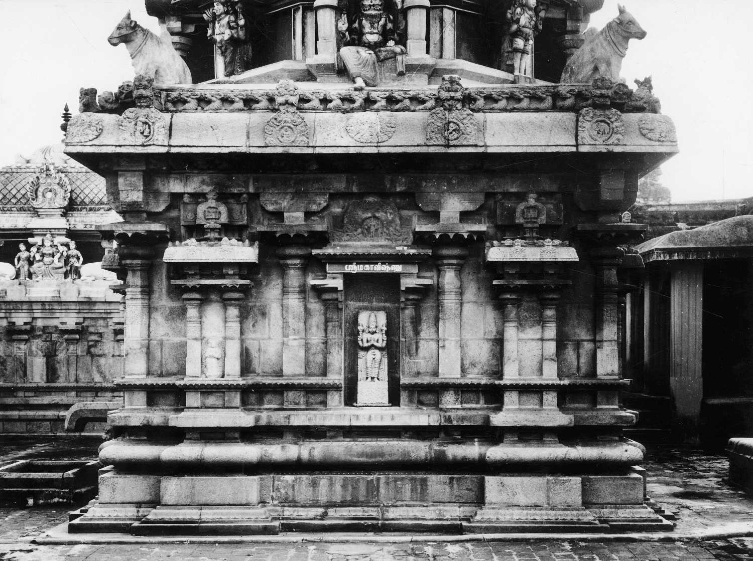 Sakalabhuvanesvara temple, Tirumiyachchur, Tamil Nadu