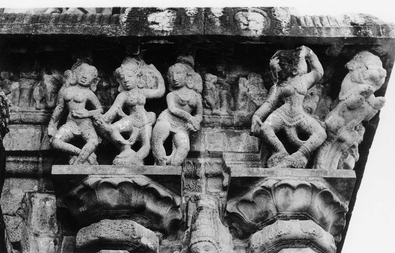 Amritaghatesvara temple, Melakkadambur, Tamil Nadu