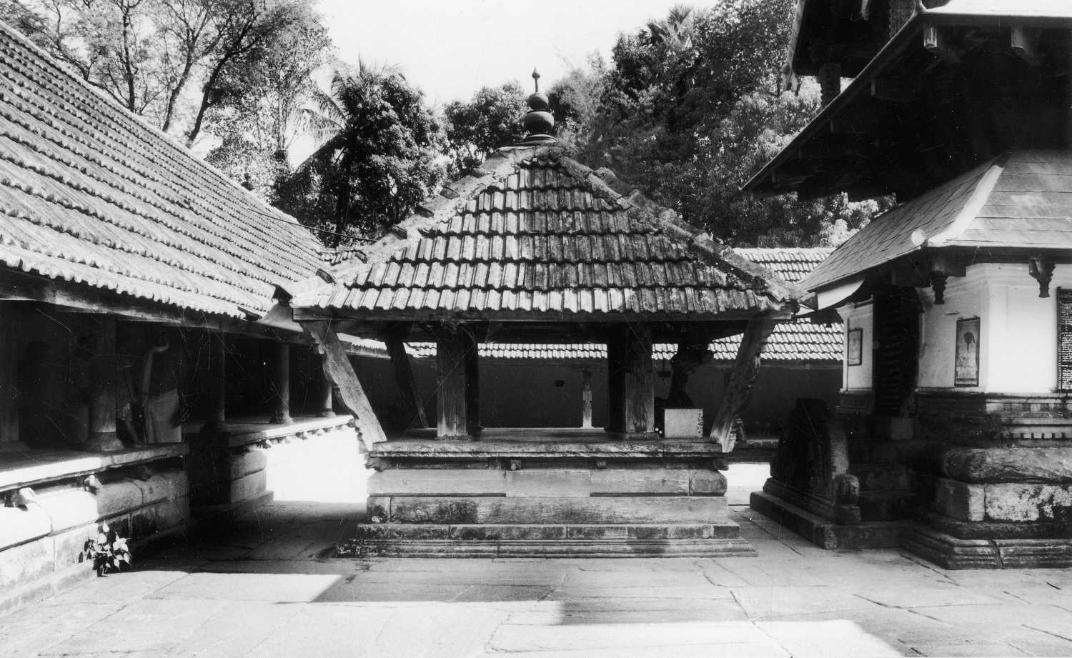 Siva temple, Killikurissi Mangalam, Kerala