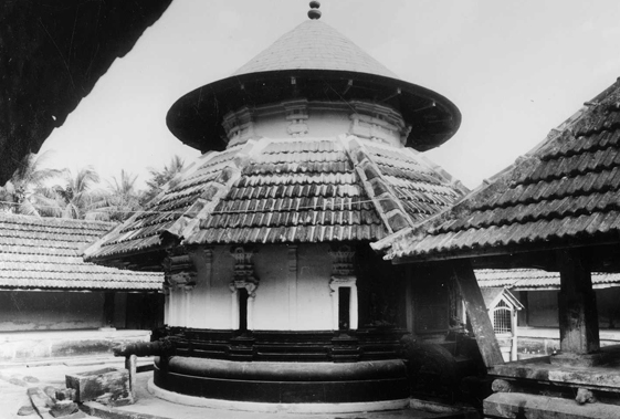 Randamurty Bhagavati complex, Thiruvalathur