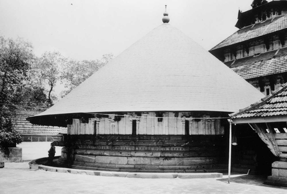 Sri Mahadeva complex, Peruvanam, Kerala