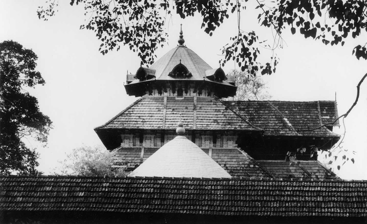 Sri Mahadeva complex, Peruvanam, Kerala