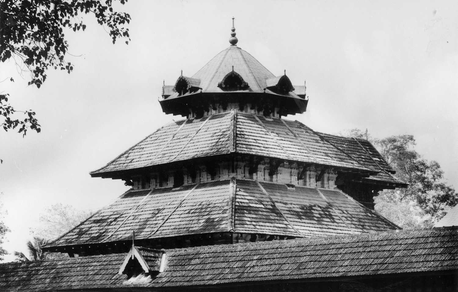 Sri Mahadeva complex, Peruvanam, Kerala