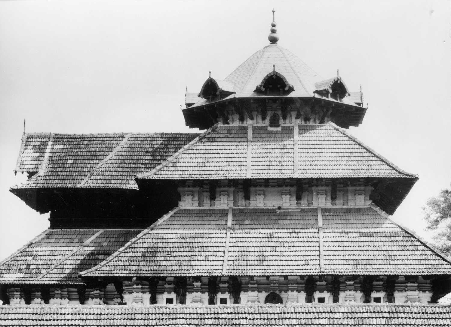Sri Mahadeva complex, Peruvanam, Kerala