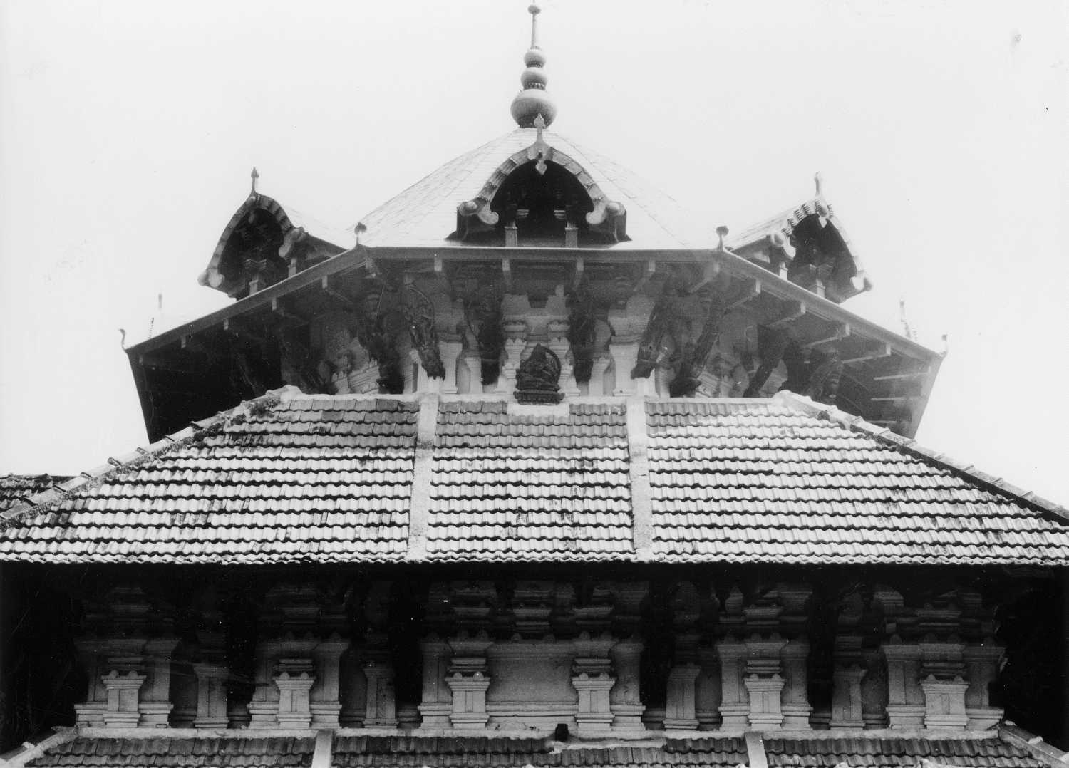 Sri Mahadeva complex, Peruvanam, Kerala