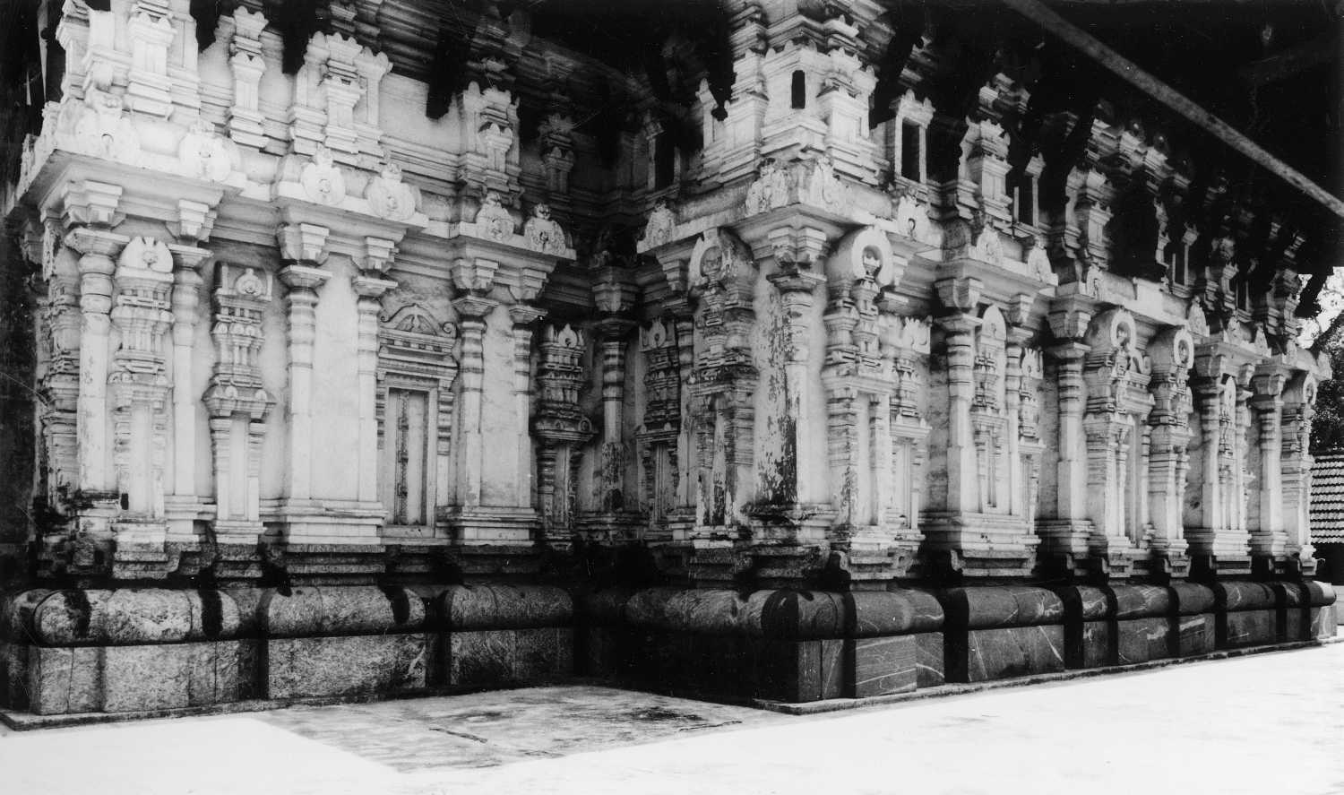 Sri Mahadeva complex, Peruvanam, Kerala