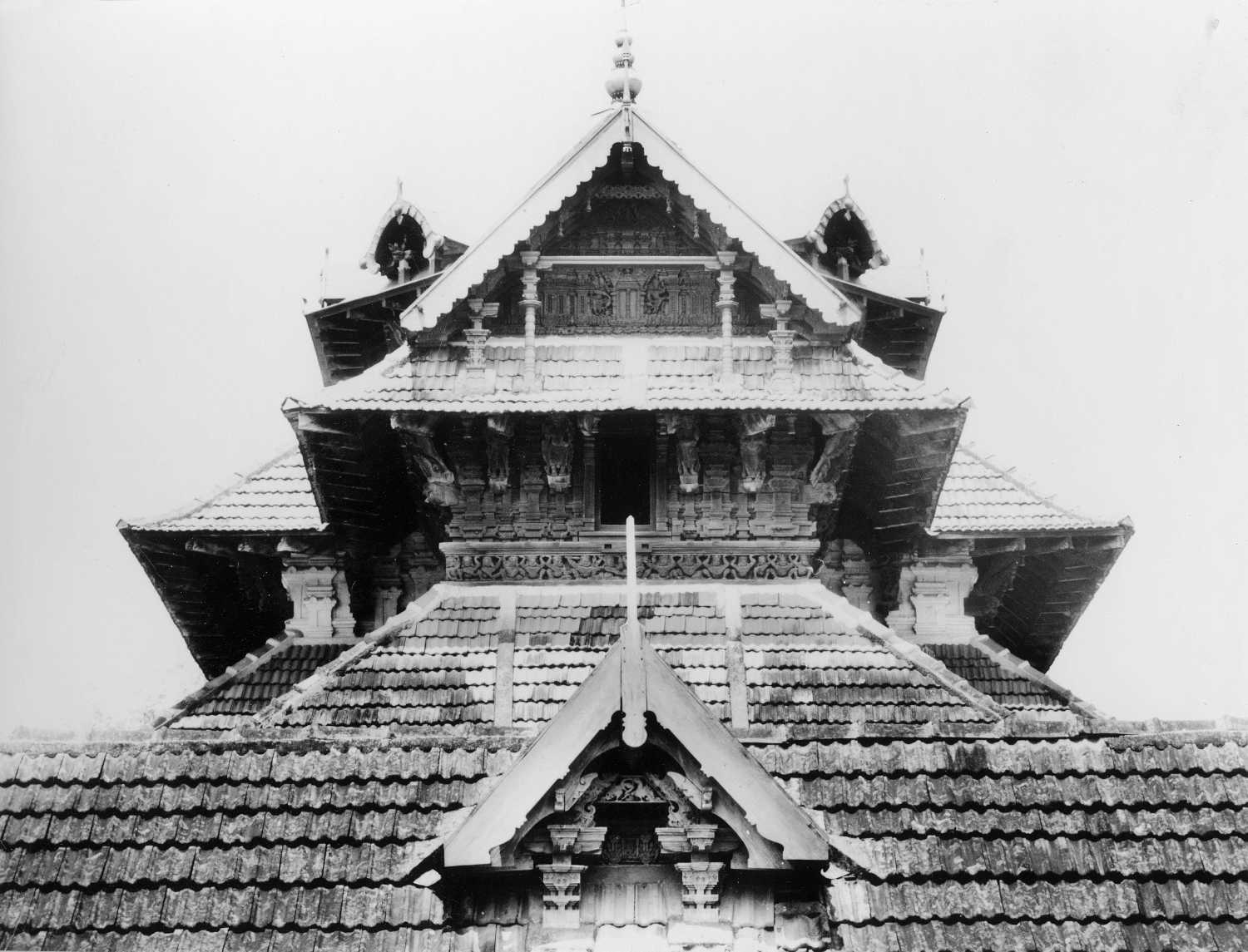 Sri Mahadeva complex, Peruvanam, Kerala
