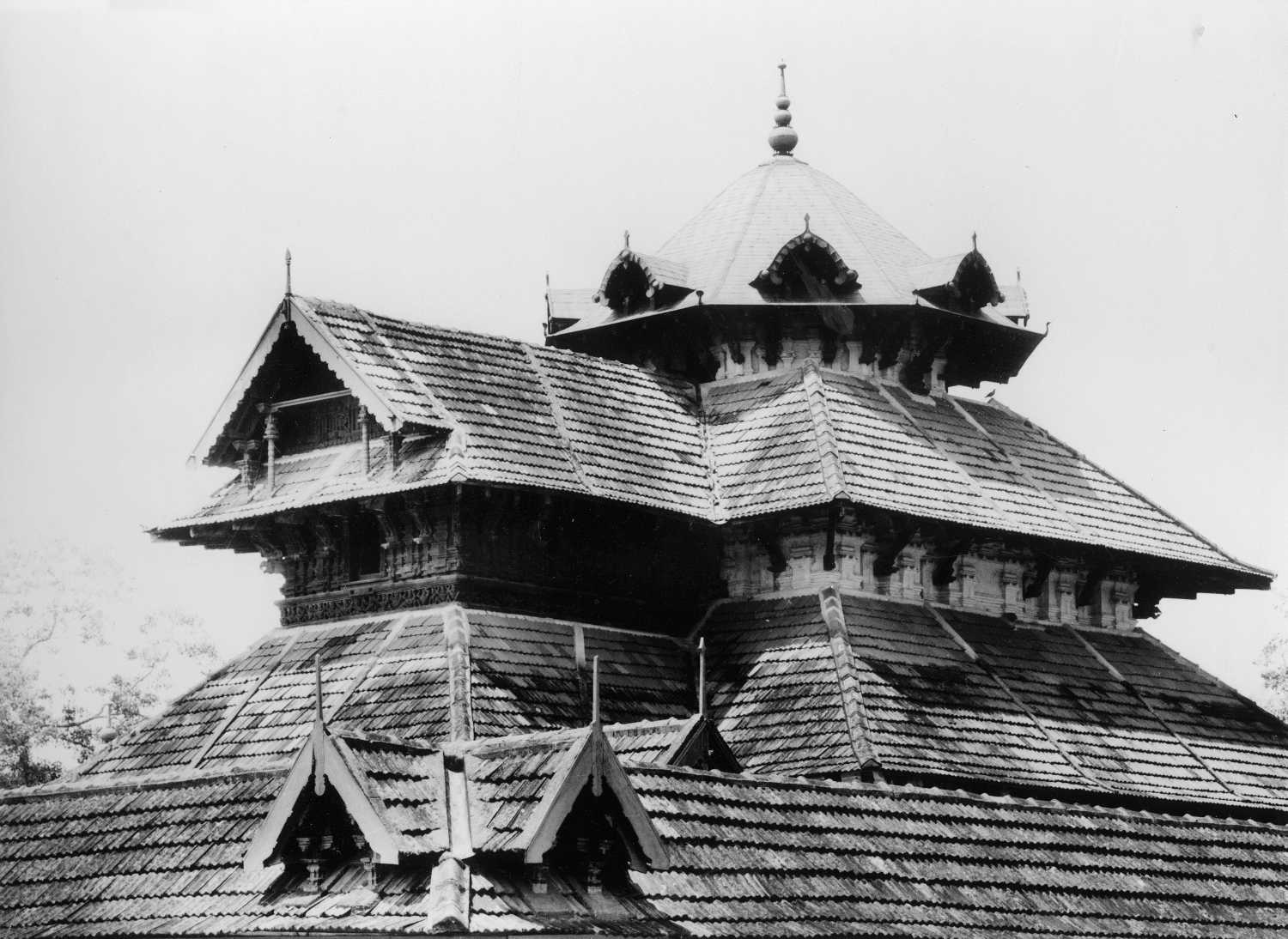 Sri Mahadeva complex, Peruvanam, Kerala