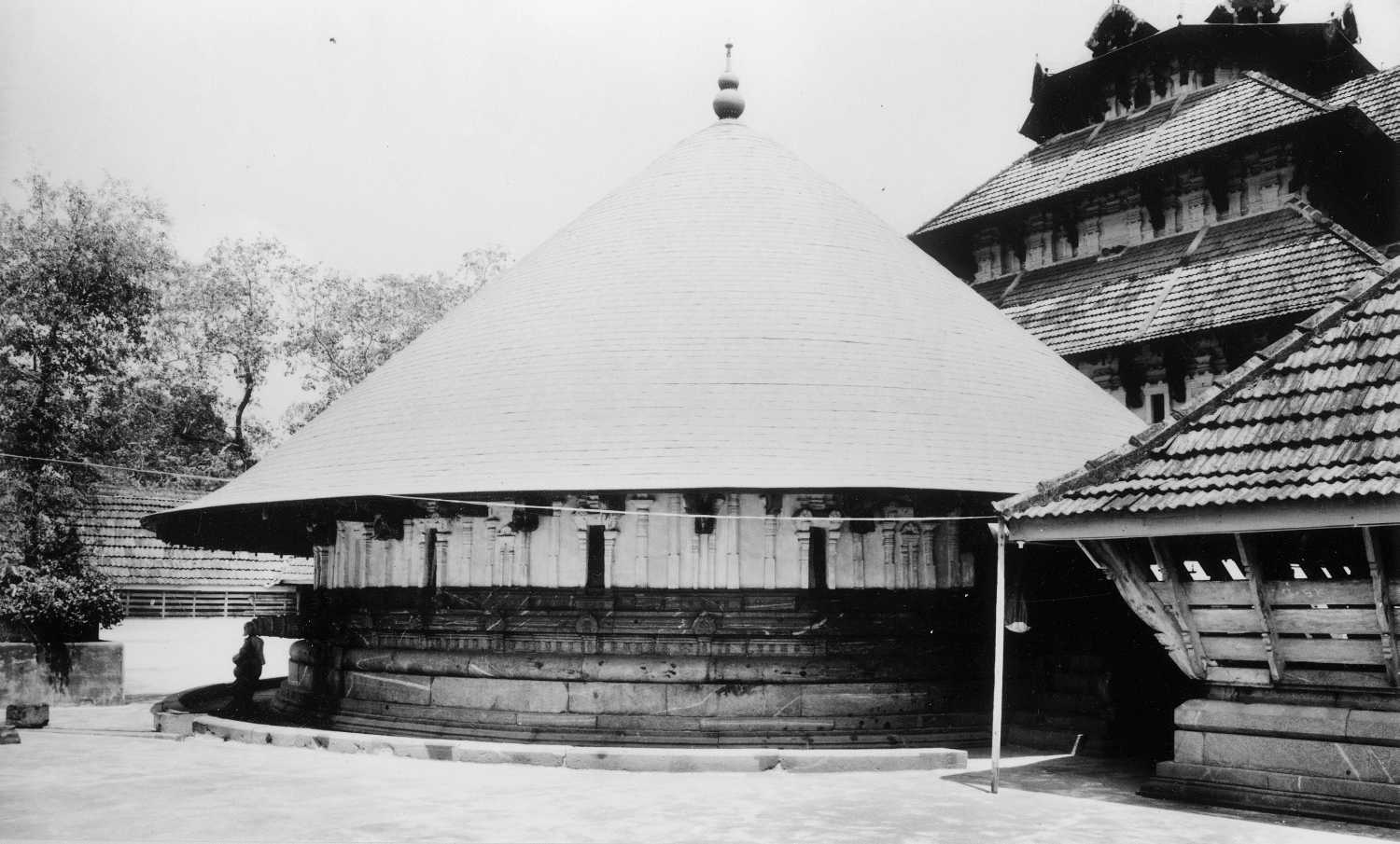 Sri Mahadeva complex, Peruvanam, Kerala
