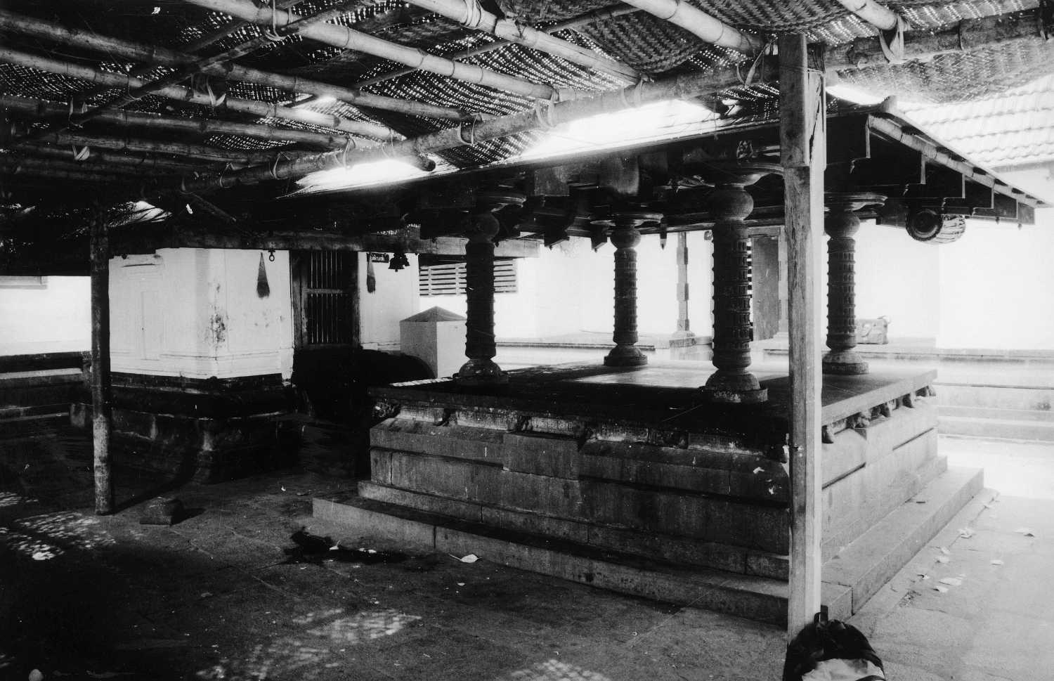 Sri Bhagavathy complex, Thirumandhamkunnu