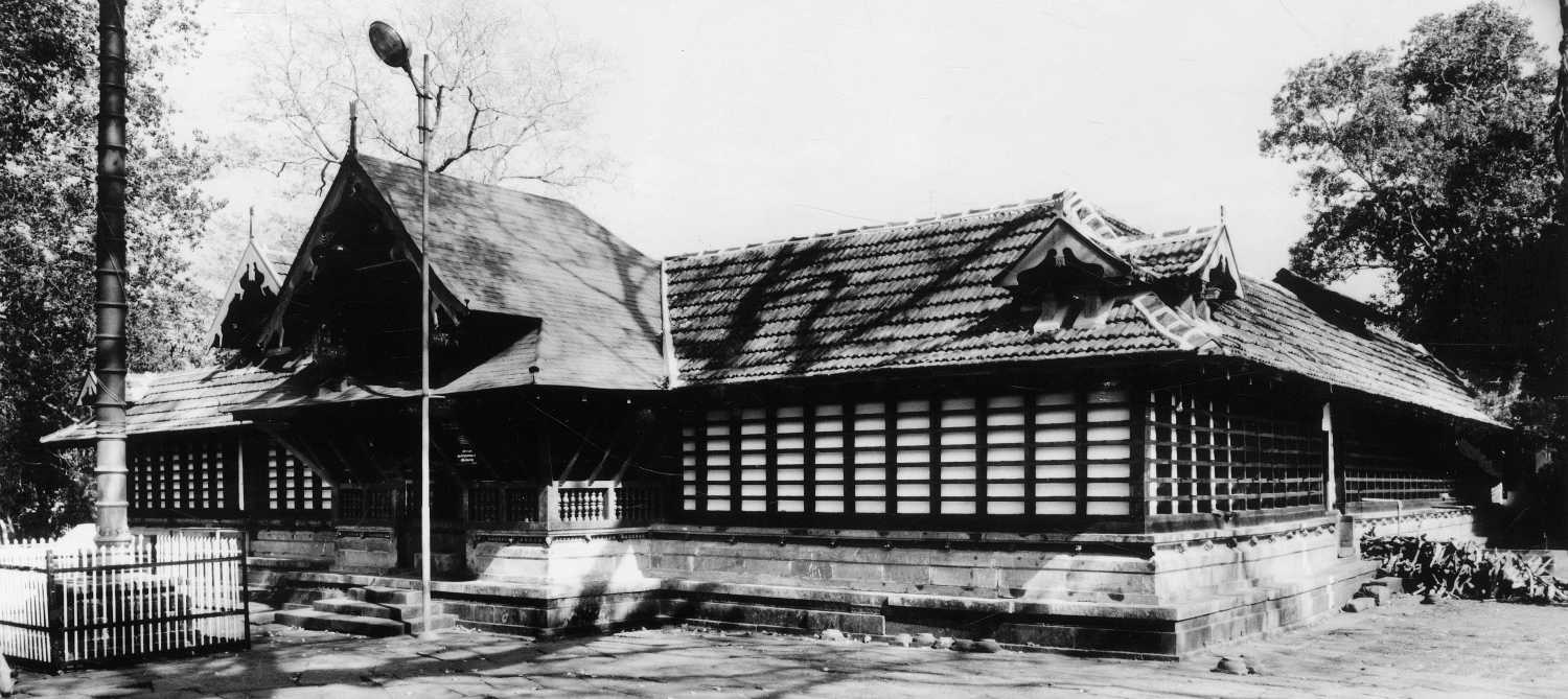 Sri Bhagavathy complex, Thirumandhamkunnu