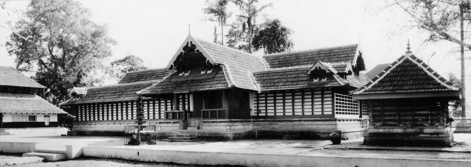 Sri Bhagavathy complex, Thirumandhamkunnu