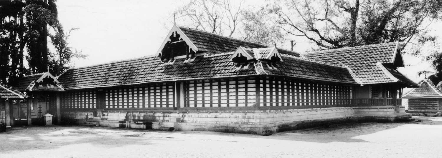 Sri Bhagavathy complex, Thirumandhamkunnu