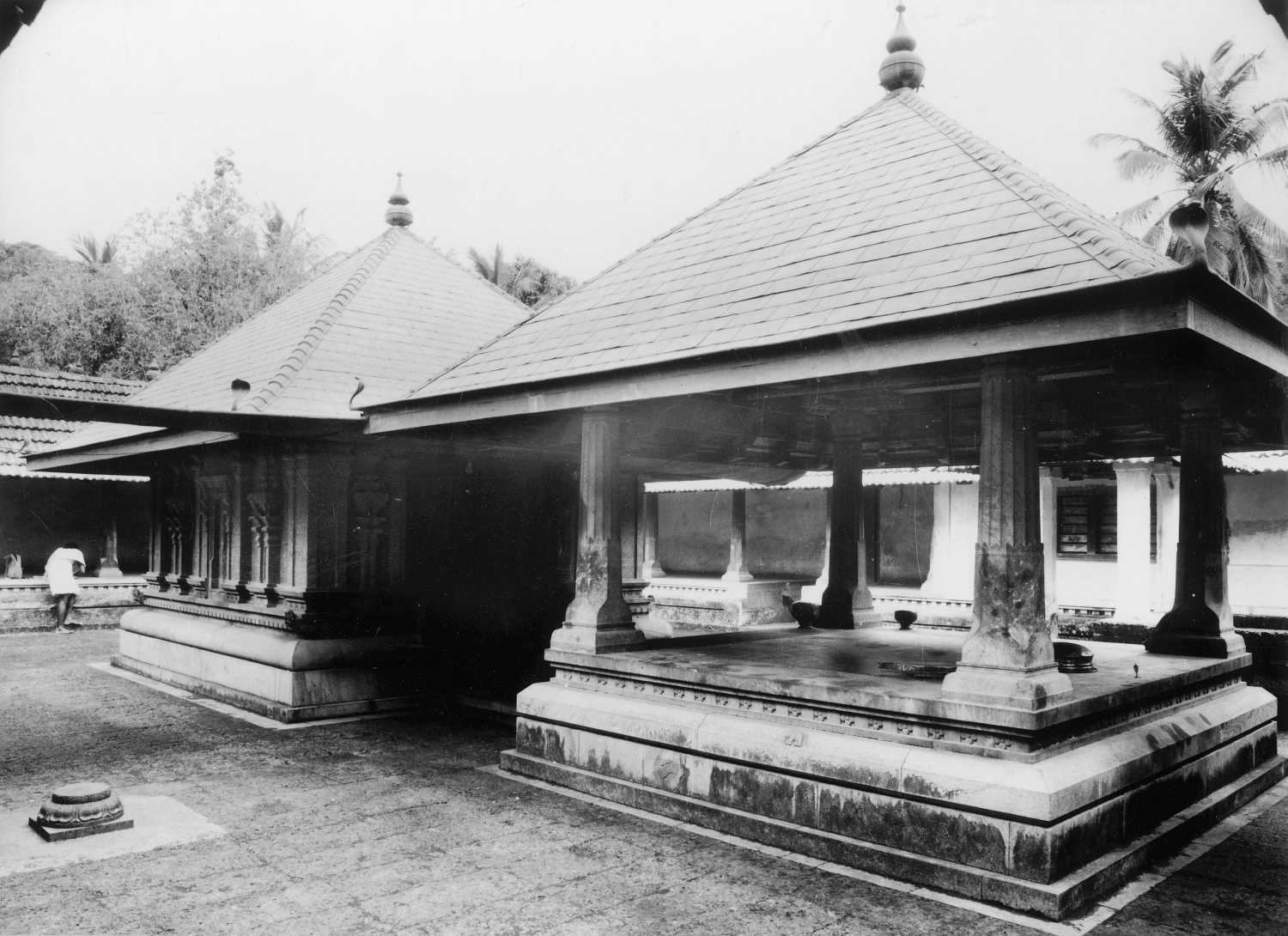 Sri Vishnu temple, Pullur, Kerala