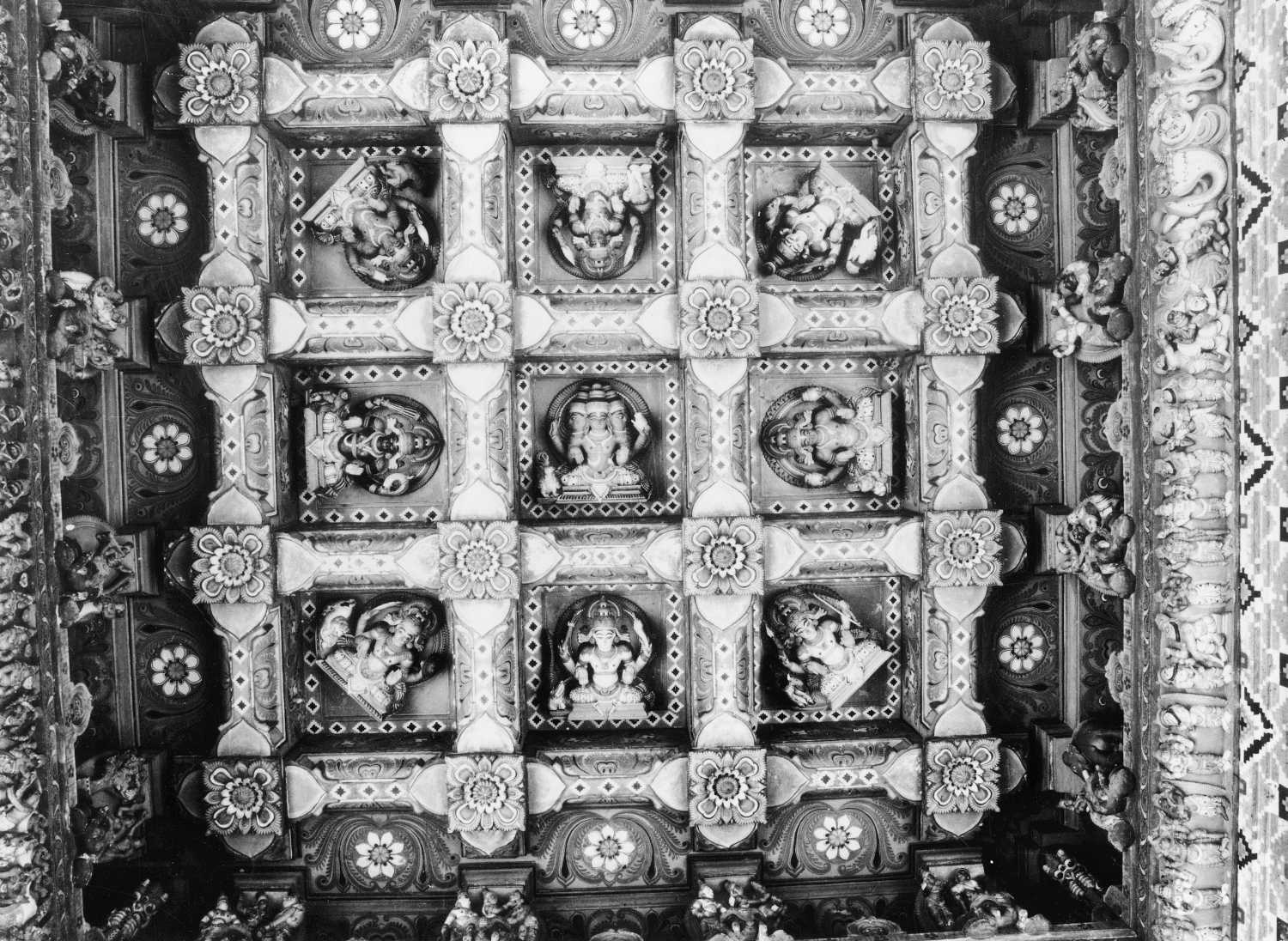 Sri Vishnu temple, Pullur, Kerala