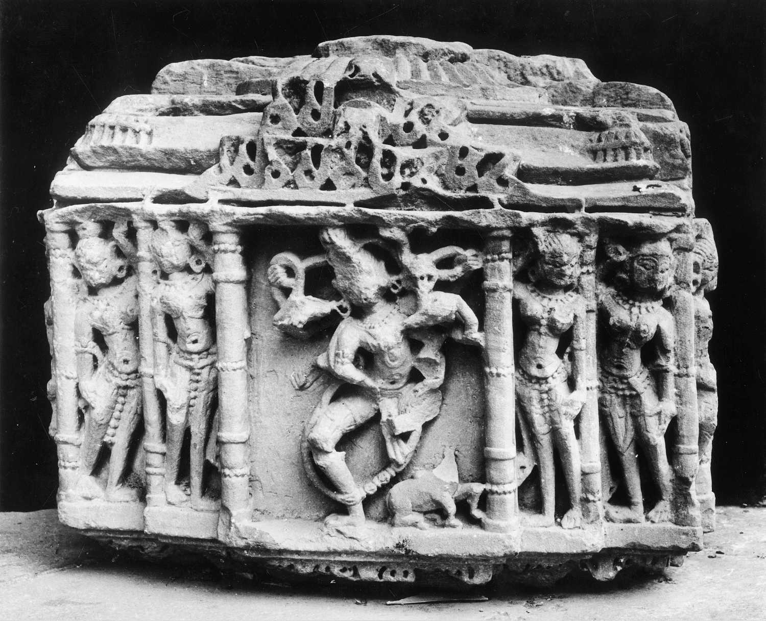 Dancing figures in Indian Art