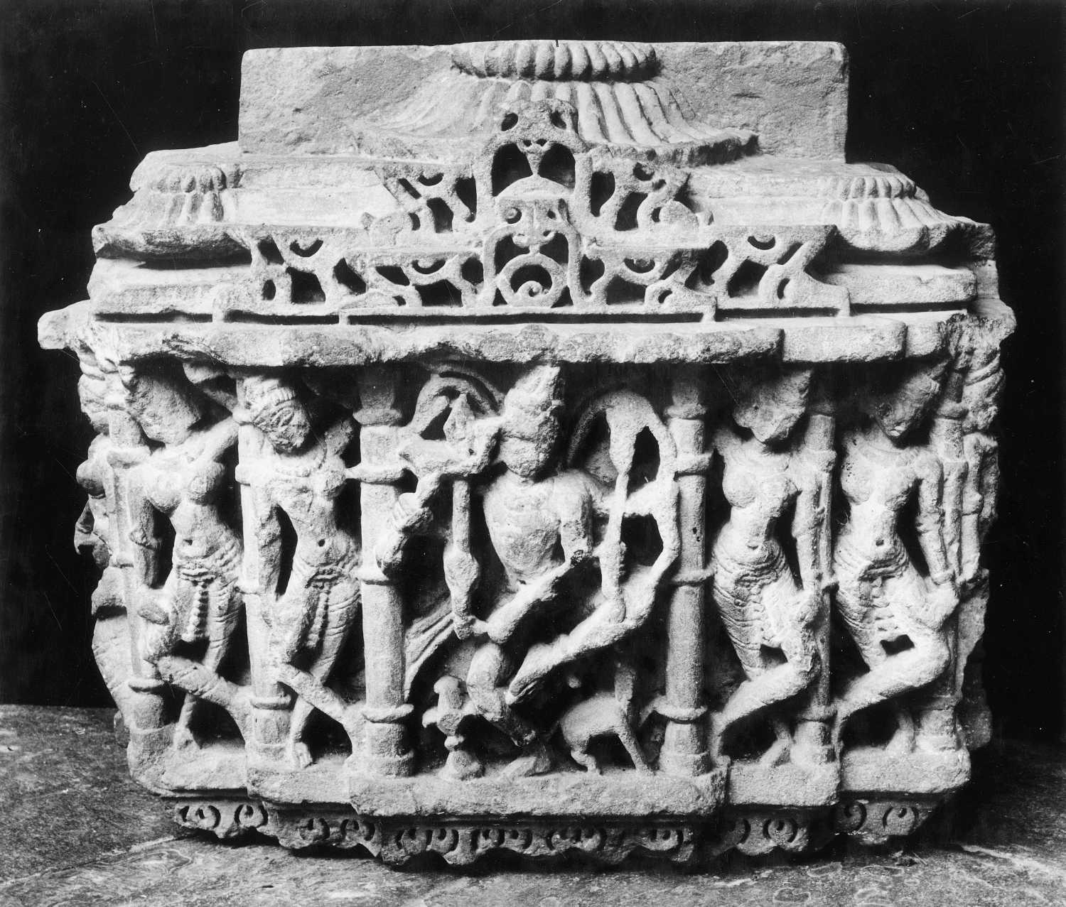 Dancing figures in Indian Art