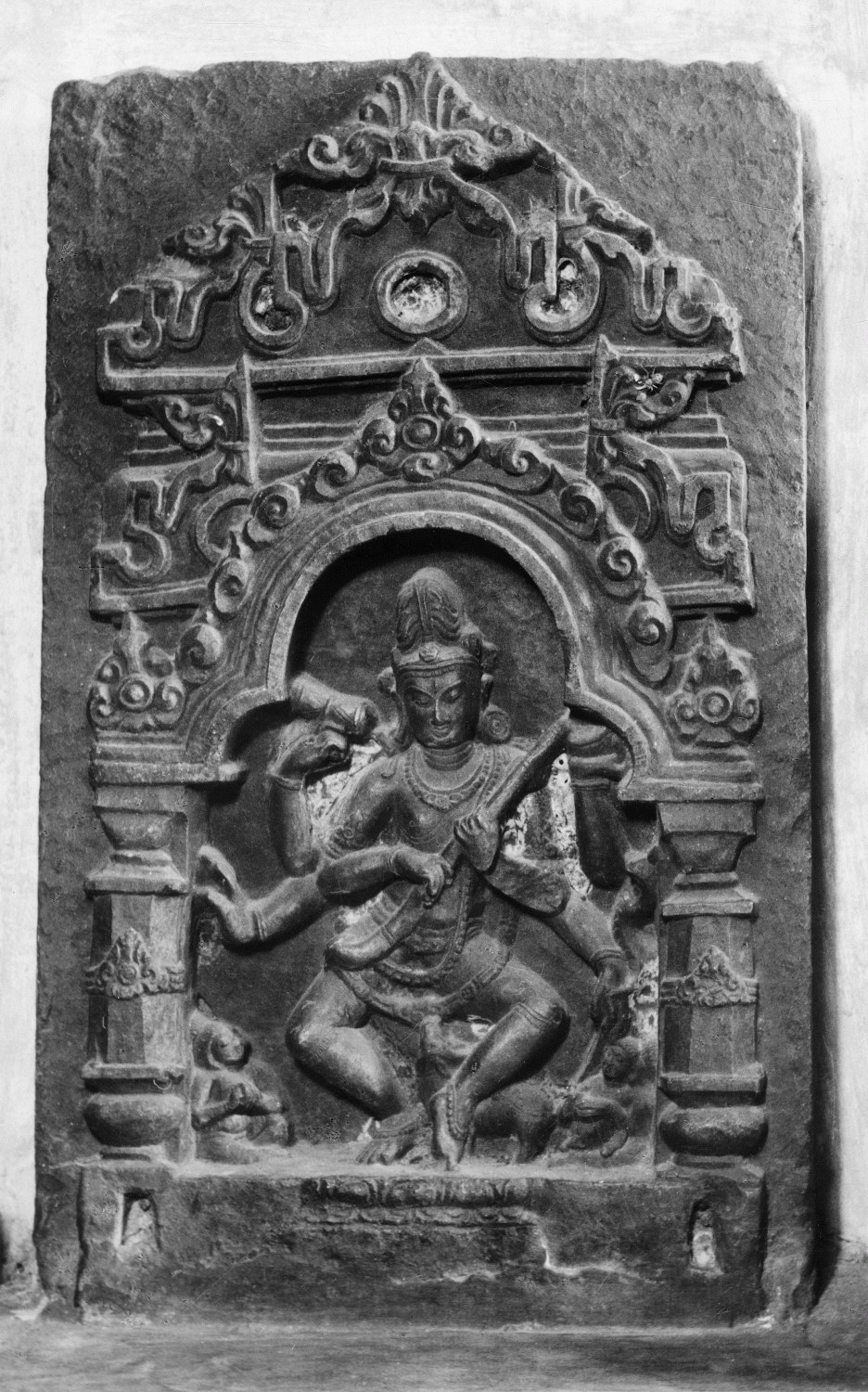 Dancing figures in Indian Art