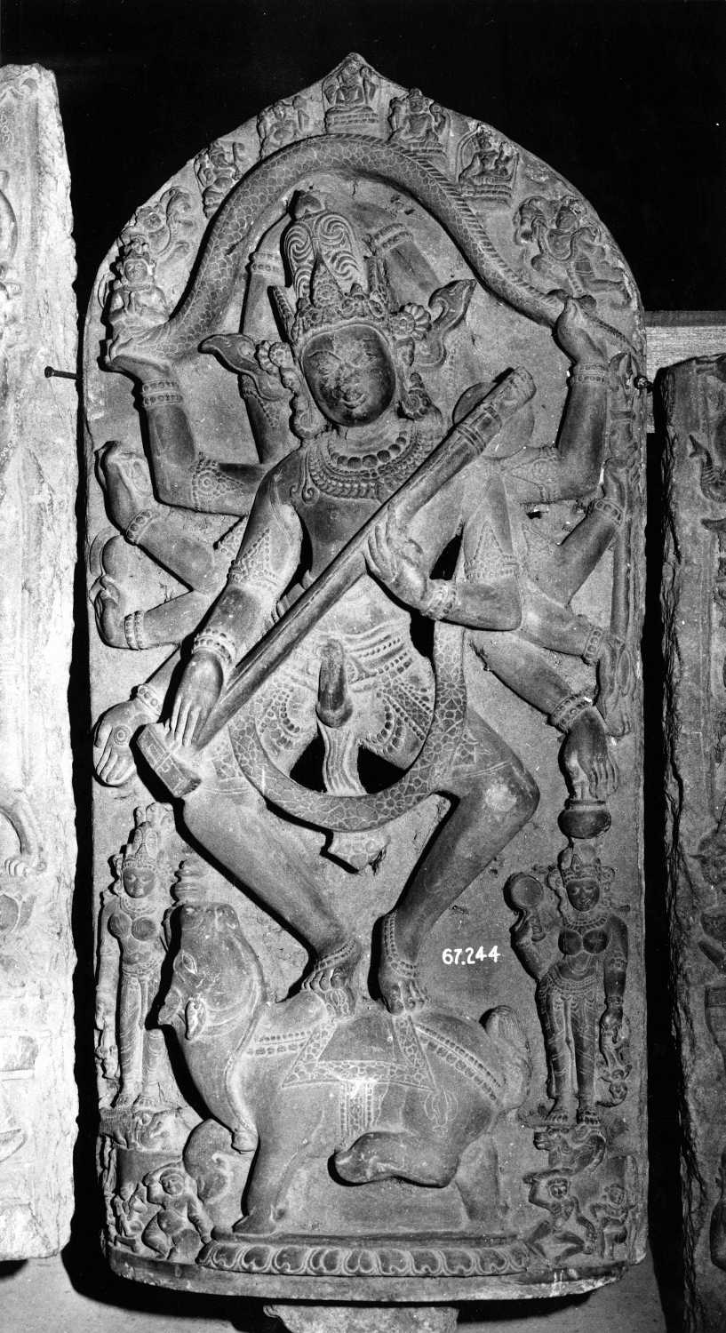 Dancing figures in Indian Art