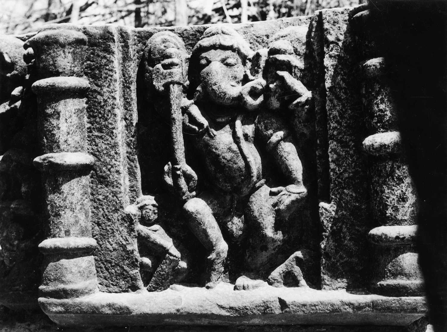 Dancing figures in Indian Art