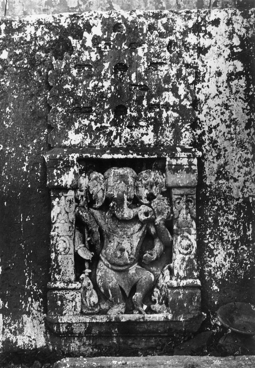 Dancing figures in Indian Art
