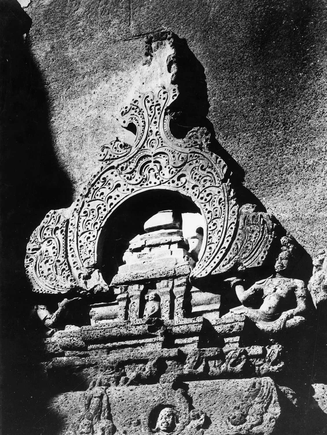 Cave 16 (Kailasa) complex, Ellora
