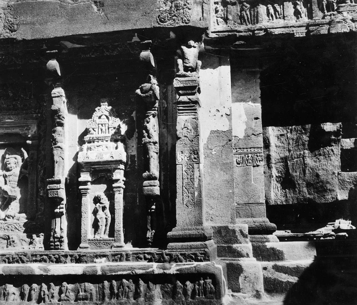 Cave 16 (Kailasa) complex, Ellora