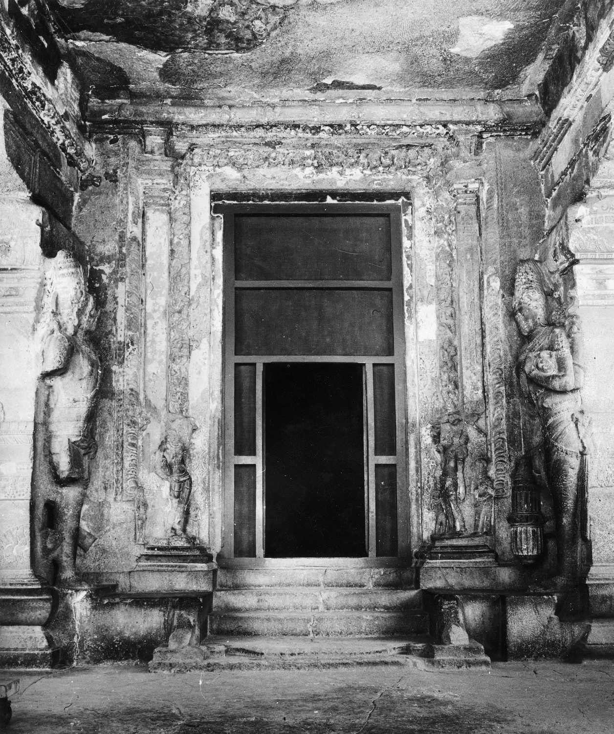 Cave 16 (Kailasa) complex, Ellora